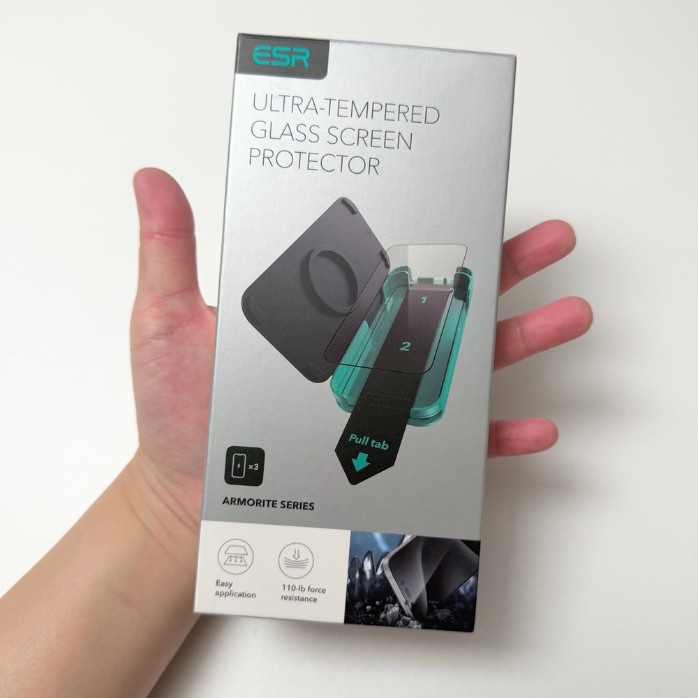 ESR UltraTempered GlassScreenProtector (!two left!) +ESR iPhone 16 pro max case